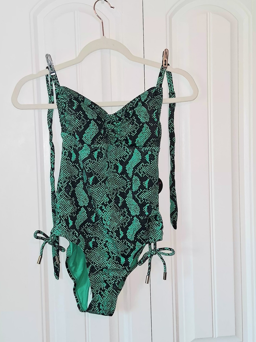 NWT NO BOUNDARIES Women's Green Snake-Print One-Piece Swimsuit Size M (7-9)